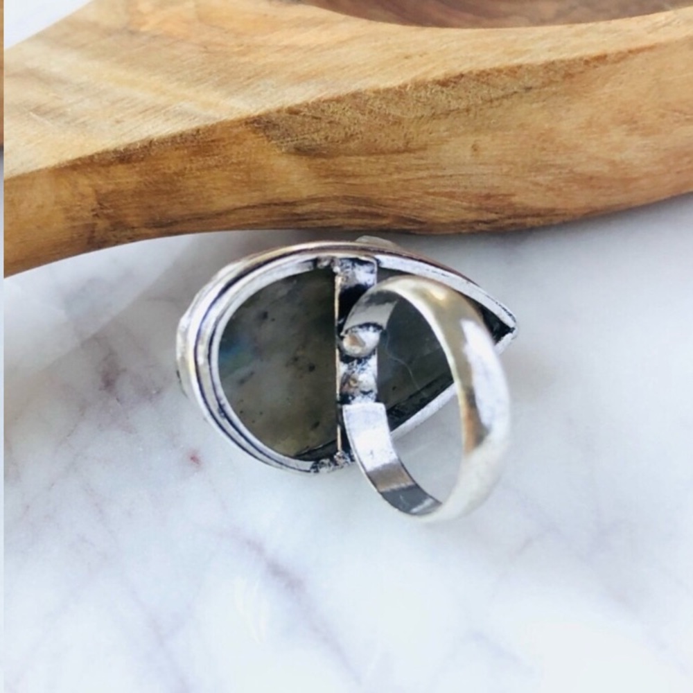 Labradorite Silver Ring - Picture 7 of 10